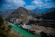 Overview of Devprayag, confluence of the Ganges