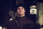Oliver Queen (Stephen Amell)