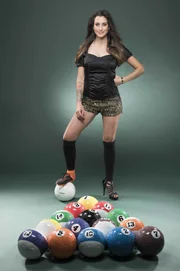 In "Das ProSieben Länderspiel" dreht sich alles um den Fußball - jedoch geht es nicht um Tore. Filiz Koc und ihre Mitspieler müssen in elf Spielen beweisen, wie gut sie das runde Leder abseits des klassischen Fußballfeldes unter Kontrolle haben ...