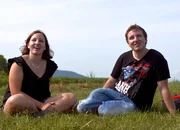 "Seitdem Simon ein Mann ist, sind wir uns nicht mehr so nahe wie früher, als er noch meine Schwester war."