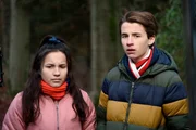 L-R: Anika (Kyra Smith), Sal (Daan Cryghton)