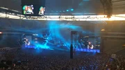 „Festival Days – WORLD CLUB DOME: Die Reportage“ begleitet das Event für alle Liebhaber elektronischer Sounds hautnah – mit Berichten vor und hinter der Bühne. (Foto: DJ Aoki begeistert die Fans)