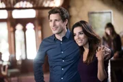 Andy Samberg (Jake Peralta), Eva Longoria (Sophia Perez).