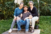 L-R: Lehrer Viki, Timo und Ulla