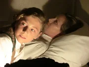 Der jahrelangen Mangelernährung während des Ersten Weltkrieges fallen an der bayerischen Heimatfront Tausende Menschen zum Opfer. Im Januar 1918 erkrankt auch Eduards Mutter. In der ungeheizten Wohnung leidet sie an Fieberschüben und Wassereinlagen in den Beinen. Nach wenigen Wochen stirbt sie entkräftet in den Armen ihres Mannes. Der inzwischen 12-jährige Eduard berschreibt in seinem Tagebuch das Leiden und Sterben seiner Mutter.