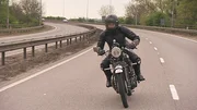 Richard Hammond fährt eine Vincent Black Shadow.