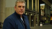 TV-Journalist Donal MacIntyre präsentiert die dunklere Seite unserer stetig wachsenden Cyber-Welt, wo ein einziger Fehler tödliche Folgen haben kann.