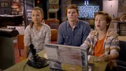 L-R: Anika Hunter (Kyra Isako Smith), Daniel Hunter (Thomas Jansen), Sal Hunter (Daan Creyghton)