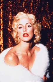 Marilyn Monroe (Poppy Montgomery)