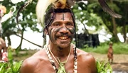 rbb Fernsehen WORLDWIDE BERLIN, "Unterwegs auf fünf Kontinenten", Folge 2, am Dienstag (06.01.15) um 22:45 Uhr.
Ich bin ein Berliner! – aus Papua Neuguinea.