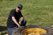 Tickle with hand on tire.