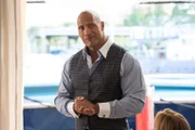 Spencer Strasmore (Dwayne Johnson)