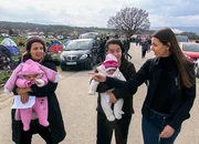 Vanja Crnojevic in Idomeni mit kranken Babies