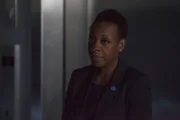 Mayfair (Marianne Jean-Baptiste) wird des Mordes anklagt - und die Beweislage ist erdrückend. Denn monatelang hat Jane unwissend den Gegnern der FBI Bürochefin in die Hände gespielt ...