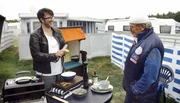 Küchenchef Tarik lädt Campingplatz-Chef Lutz Schröter zum Essen ein.
Weitere Fotos erhalten Sie auf Anfrage.