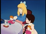 Heidi und Klara sind begeistert von ihren Puppen.