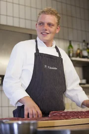 Philipp (20) ist gelernter Koch ¿ sein Traumberuf seit der Kindheit.
