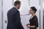 Nach dem total misslungenen Einsatz beschließen Weller (Sullivan Stapleton, l.) und Nas (Archie Panjabi, r.), ihre Beziehung zu beenden ...