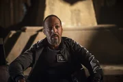 Im Glauben seinem Sohn zu helfen, will Joe (Jesse L. Martin) ihn aus dem Kokon befreien, doch ist das wirklich eine gute Idee?