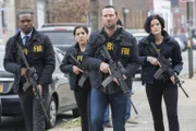 In einem gnadenlosen Wettlauf mit der Zeit: (v.l.n.r.) Reade (Rob Brown), Zapata (Audrey Esparza), Weller (Sullivan Stapleton) und Jane (Jaimie Alexander) ...