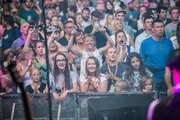 Erwin & Edwin, das sind vier Musiker - und alle bringen sie verschiedene musikalische Einflüsse in die Band. Sie spielen Brass, Elektro, Rap oder auch mal Soul. Alles extrem powervoll und mit einer Motivation, die garantiert alle Anwesenden zum Tanzen und Toben bringt.