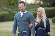Eigentlich wolltenl April Wexler (Tara Reid) und Fin Sheperd (Ian Ziering) einen erholsamen Urlaub verbringen. Doch starker Wind und jede Menge Regen sorgen wieder für einen ordentlichen Tornado in dem viele hungrige Haie lauern.