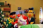v.l.n.r.: Ernie, Weihnachtsmann, Bert