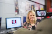 U21-Vernetzt, ein ganz eigenes Jugend-Format mit den U21-Moderatoren Annekatrin Schnur (Bild) und Markus Valley.