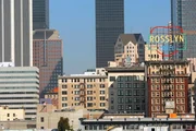 Das Hotel Rosslyn Annex, einst das größte Hotel der Westküste der Vereinigten Staaten, liegt als beliebtes Fotomotiv genau zwischen dem alten und neuen Downtown.