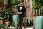 Moderator Florian Ambrosius führt durch die Rosenzeremonien.