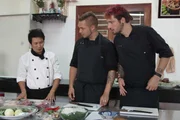 Von Vietnam über Hong Kong und Kambodscha bis nach Thailand und weiter: Die beiden Jungköche Moe (l.) und Hannes (r.) begeben sich als "Geschmacksjäger" auf eine kulinarische Entdeckungsreise durch Südostasien.