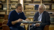 Jacques Peretti im Gespräch mit dem deutschen Wissenschaftler Helmut Hoge in Berlin