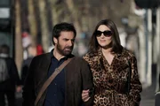 Grégory Montel as Gabriel Sarda und Monica Bellucci.