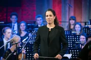Die Dirigentin Marie Jacquot mit der Jungen Sinfonie Berlin