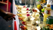 Das heutige Motto lautet: Asia Street Food Festival. Welches Team wird durchhalten und den Kampf am Herd gewinnen?