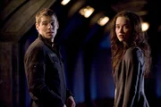 Chloe (Elyse Levesque) und Matthew (Brian J. Smith). Foto: © Carole Segal/Syfy © Tele München Fernseh GmbH. © 2009 MGM GLOBAL HOLDINGS INC. ALL RIGHTS RESERVED.