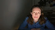 Charlotte (Lavinia Wilson) ist die Protagonistin der Web-Serie, die ausschließlich über Web-Cam produziert wird.