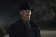 Man in Black (Ed Harris).