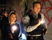 Eames (Kathryn Erbe) und Goren (Vincent D'Onofrio) folgen einem Mörder bis in die New Yorker Kanalisation.