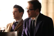 L-R: Benny Colón (Freddy Rodríguez), Jason Bull (Michael Weatherly)