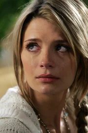 Mischa Barton (Marissa).