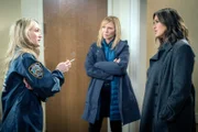 V.l.: Dr. Nicole Keller (Sarah Wynter), Detective Amanda Rollins (Kelli Giddish), Lieutenant Olivia Benson (Mariska Hargitay)