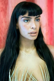 Die iranisch-stämmige Sängerin und Produzentin Sevdaliza