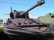 Für den Einsatz am D-Day experimentierten amerikanische Forscher mit schwimmenden Panzern - eine gefährliche Angelegenheit für die Besatzungen der Metallboliden, die bei Fehlschlägen unter Wasser in ihren Karossen eingesperrt waren.