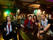 V.l.: Ruby Cross (Lucy Lawless), Pablo (Ray Santiago), Linda (Michelle Hurd), Ash Williams (Bruce Campbell), Kelly (Dana DeLorenzo), Chet (Ted Raimi)