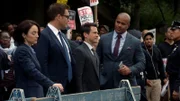 (v.l.n.r.) Tonia Harris (Lauren Hodges); Dr. Jason Bull (Michael Weatherly); Benny Colón (Freddy Rodríguez); Chunk Palmer (Christopher Jackson)