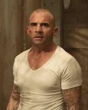 Dominic Purcell as Lincoln 'Linc' Burrows.