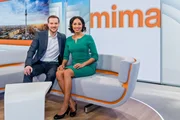 Andreas Wunn as moderator and Jana Pareigis as moderator.