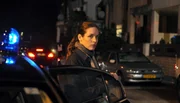 Sara Stein (Katharina Lorenz) auf ihrem Weg zu ihrem ersten Fall in Tel Aviv.