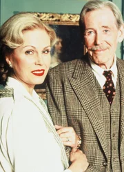 Rosamunde Pilcher - Heimkehr - Teil 1 von 2
Erleichterte Eltern:
Joanna Lumley als Diana Carey-Lewis, Peter O'Toole als Edgar Carey-Lewis